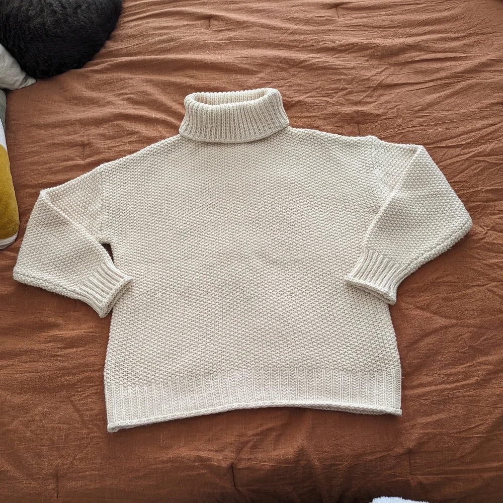 Cream sweater - Picture 6 of 10